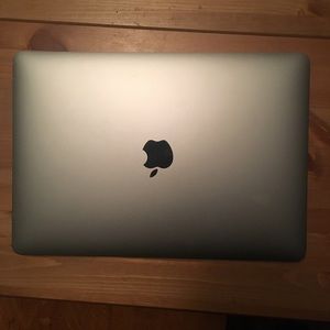 Apple MacBook Pro (2017)